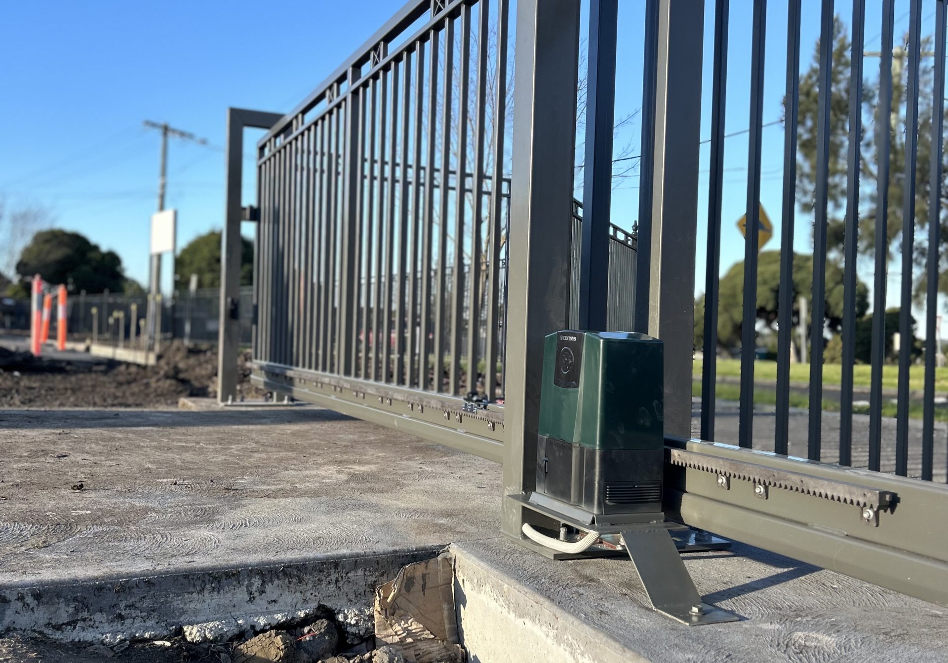 Cantilever Gate Motor | Centurion D5 7 | Low Voltage | Melbourne | Newtower