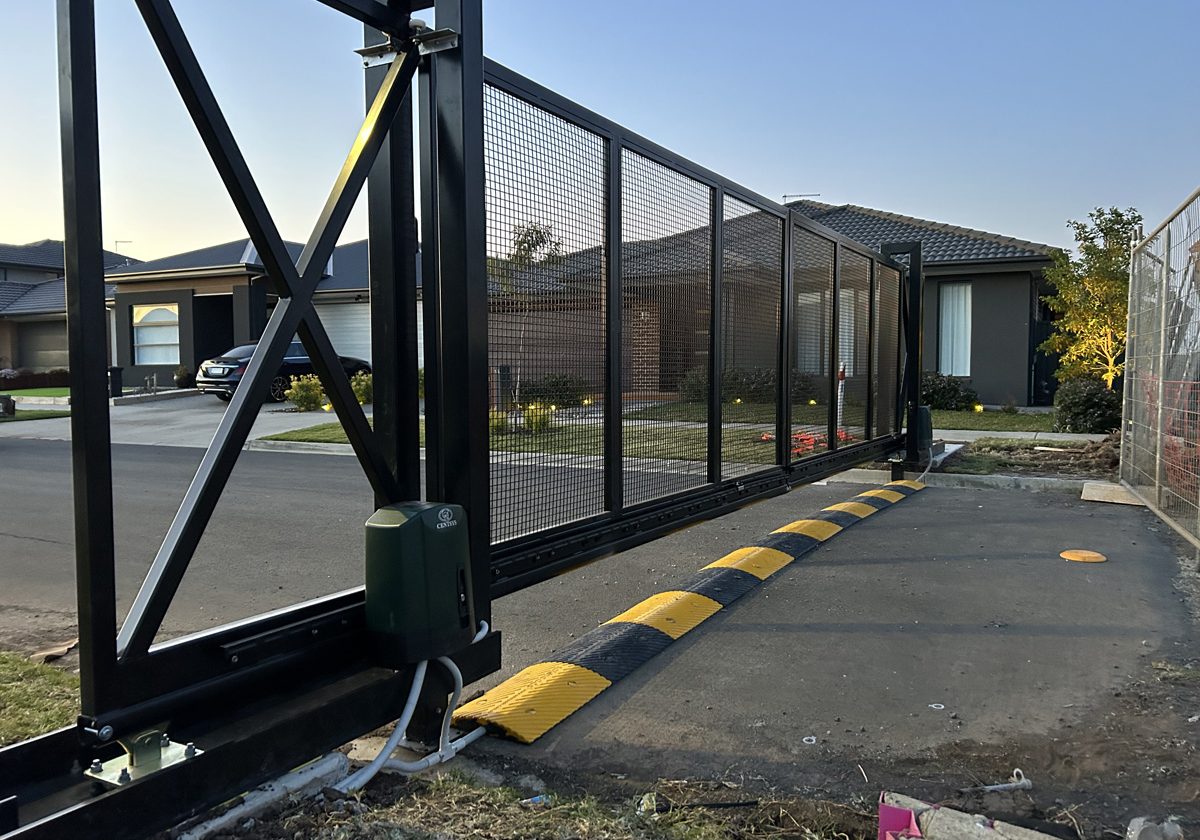 Temporary / Movable Cantilever Gate | Black 20 | Solar | Melbourne | Newtower